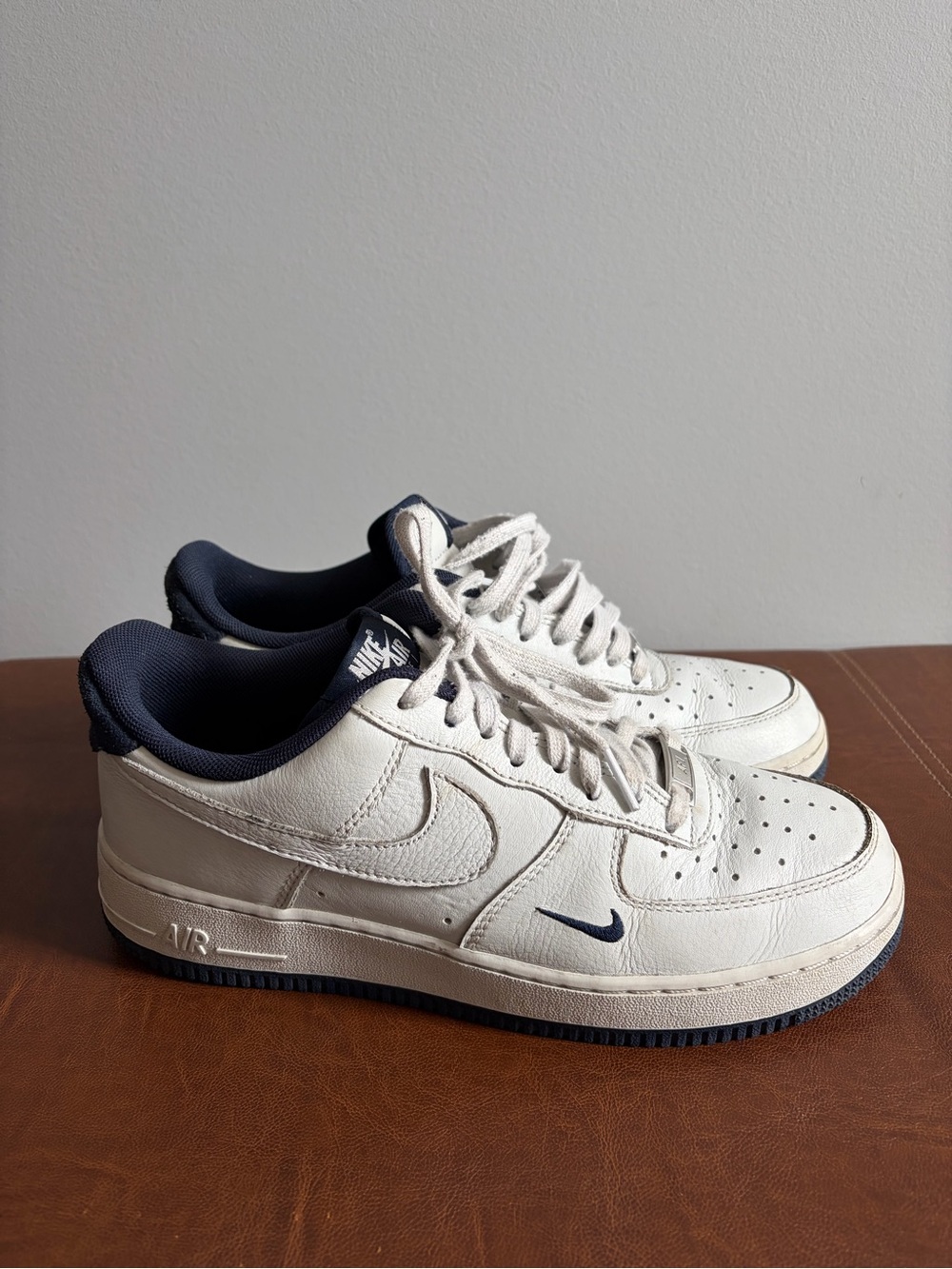 Nike Men’s White & Navy Low-Top Sneakers - Classic Swoosh